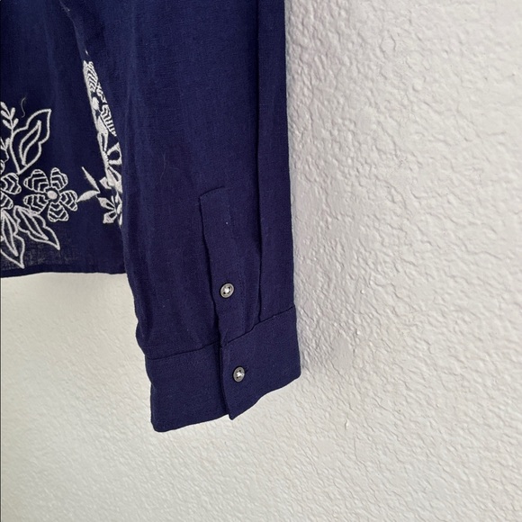 Anthropologie The Tavi Buttondown Navy Floral Blouse Pilcro: Embroidered Edition - Picture 10 of 12